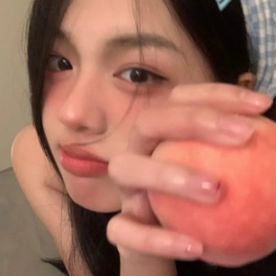 照片中的女孩